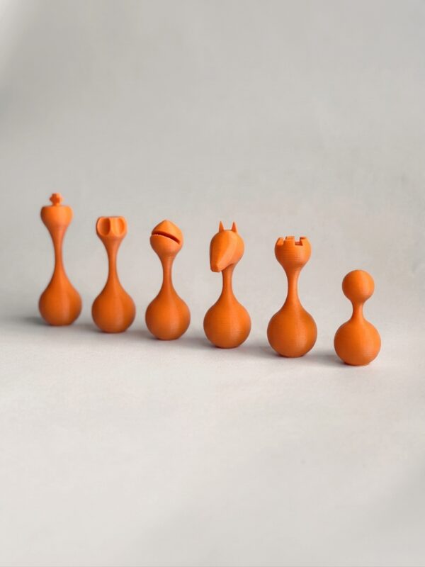 chess rea pieces alignees orange